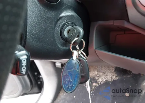 2015 Toyota Tacoma Base V6 z USA, uszkodzony, nr VIN 3TMLU4EN2FM180066